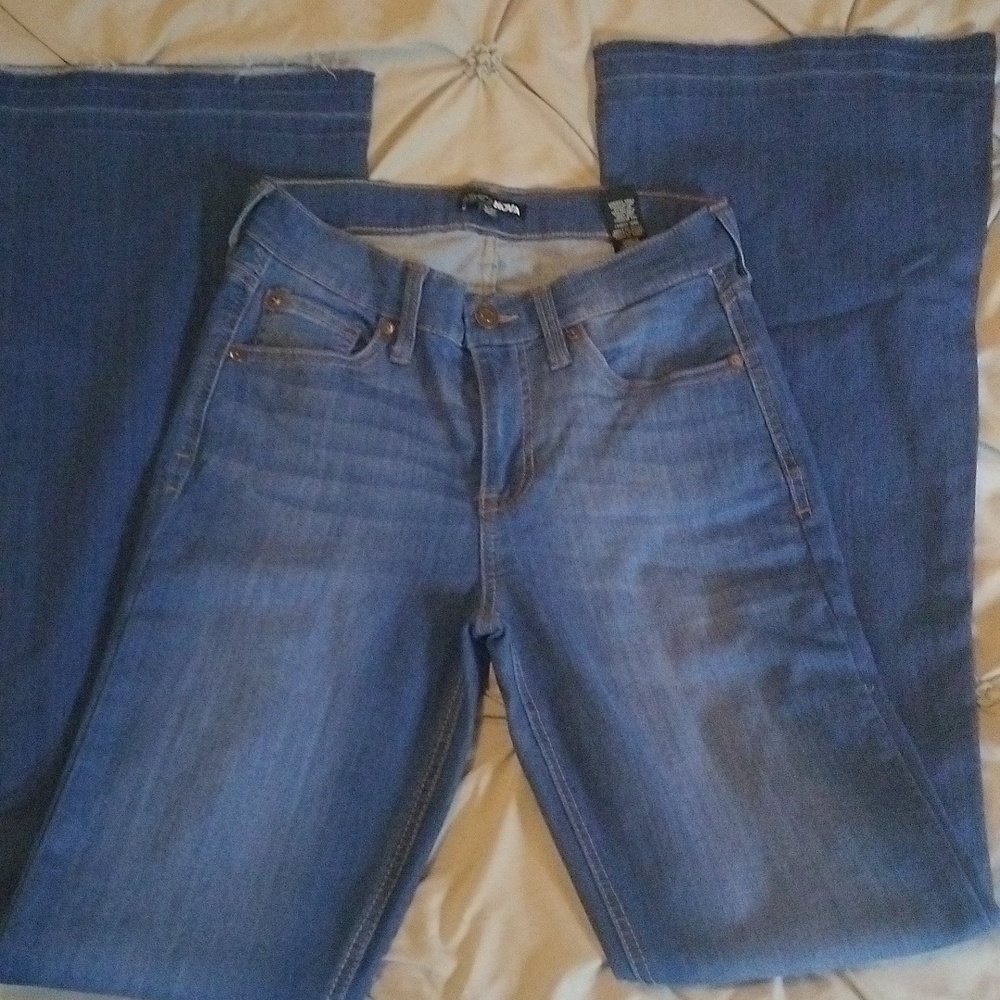 Fashion Nova High waisted flare jeans Sz 5/27 nwot